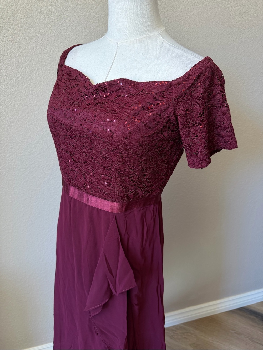 NWT Burgundy Lace & Sequin Midi Dress Chiffon skirt, Medium - Picture 4 of 8